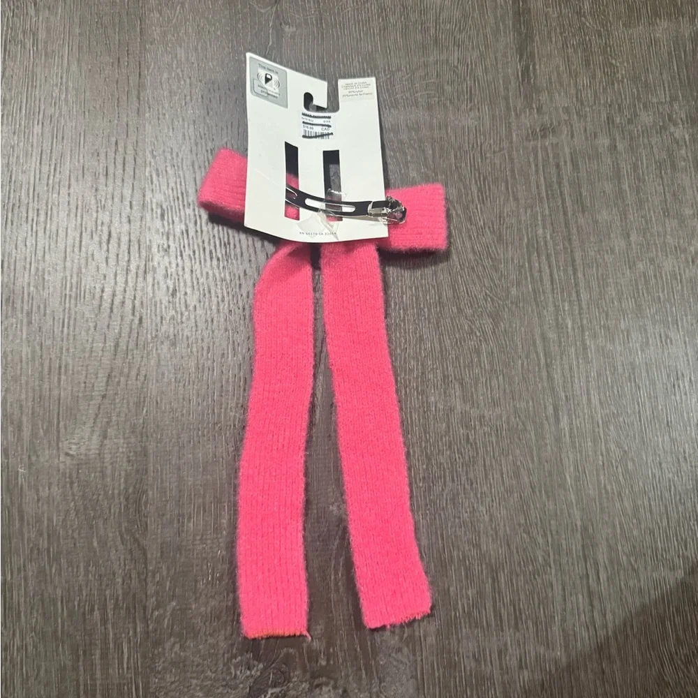 NWT Urban Outfitters Hot Pink Bow Clip💕